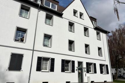 Stilvolle, neu ausgebaute Dachgeschosswohnung am Waldrand – Erstbezug! - Dortmund Mengede