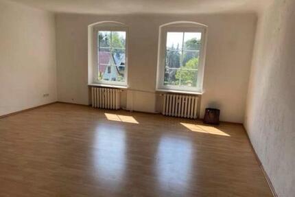 Schöne Zwei Zimmer Wohnung mit Kaminofen in Kienberg, Nauen