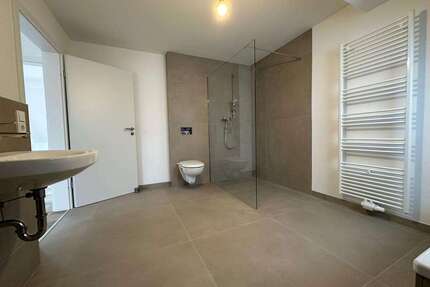 Wohnung zum Mieten in Königswinter 1.219,00 € 87.01 m²