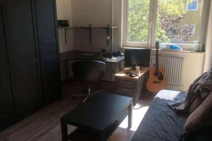 Gemütliches Zimmer in 2-Zimmer-WG (mit anmeldung ) - Berlin Mitte