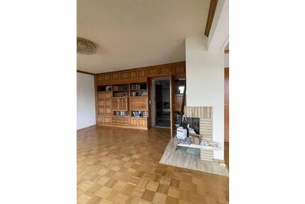 helle, teilmöblierte 2,5 Zimmer Wohnung - Stuttgart Bad Cannstatt