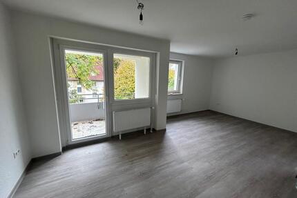 Schöne helle 2-Zimmer-Wohnung, komplett renoviert inkl NEUEN Badezimmer ( WBS ) - Dortmund Huckarde