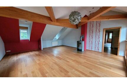 Schöne 4 - Zimmer Dachgeschosswohnung am Stadtrand von Saalfeld - Saalfeld (Saale)