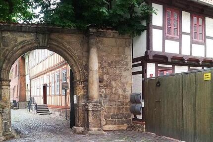 Möblierte 2,5 Zimmer Wohnung EG (45 m²) mit EBK in der Altstadt - Halberstadt