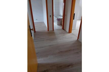 75 m2 _ 3 Zimmer Dachgeschosswohnung _ Garage _ Keller - Köln Mülheim