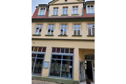 Schöne 1.5 Zimmer Wohnung im Zentrum von Naumburg. - Naumburg (Saale)