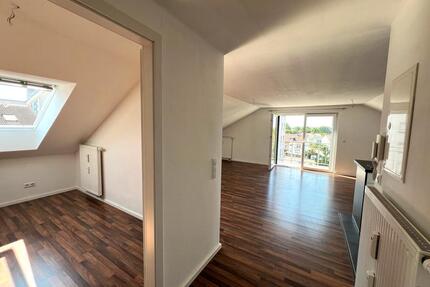 Helle 2,5 Zimmer Dachgeschoss Wohnung - Karlsruhe Innenstadt-Ost