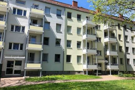 3-Raum-Erdgeschosswohnung mit Balkon - Chemnitz
