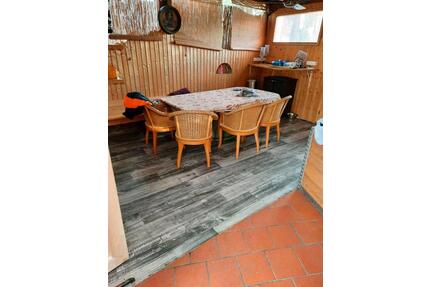 2 Zimmer 40qm im WG Haus - 900,00&nbsp;EUR Kaltmiete, ca.&nbsp; 40,00&nbsp;m&sup2; in Ettlingen (PLZ: 76275)