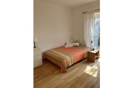 Möbliertes WG-Zimmer in EFH mit Balko / Terrasse in Mü.-Pasing - München Pasing nähe Westbad