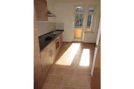 Frei ab 1.8.26 - im 3. OG zzgl. EBK - Süd-Balkon + Schlafzimmer zum Innenhof - Chemnitz Kaßberg