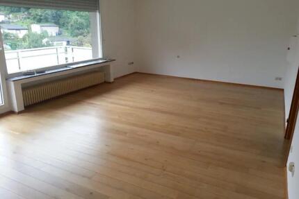 Maisonette Wohnung 125m2 5 Zimmer und 1 Parkplatz - Solingen