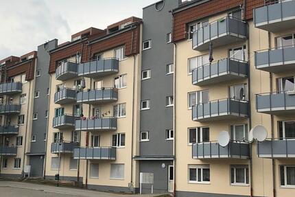 Großzügige 2-Zimmer-Dachgeschosswohnung mit Aufzug und Kellerraum - Kassel Philippinenhof-Warteberg