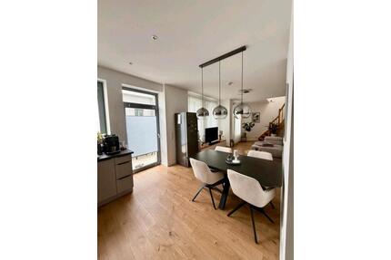 helle 3 - Zimmer Maisonette Dachgeschosswohnung mit Balkon u. EBK - Magdeburg Alte Neustadt