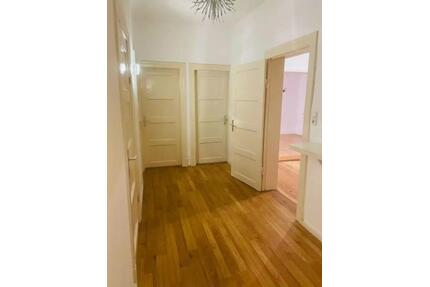 3 Zimmer Altbauwohnung | 70 qm | Balkon| ab 01.12 - Flensburg Altstadt