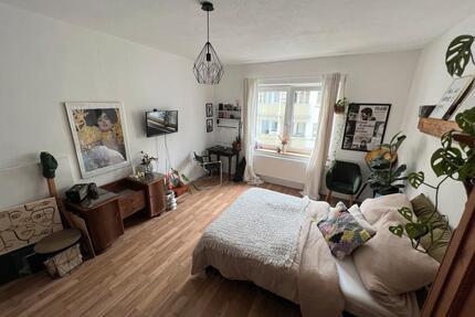 2,5 Zi S-West mit Balkon, EBK, renoviert, WG-geeignet, Top Lage - Stuttgart Stuttgart-West