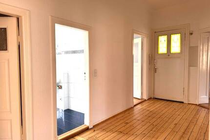 wunderschöne modernisierte 4 Zimmer Altbau Wohnung im 4 Familienhaus - Berlin Hermsdorf