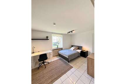 WG-Zimmer in Unterhaching 800,00 € 14 m²