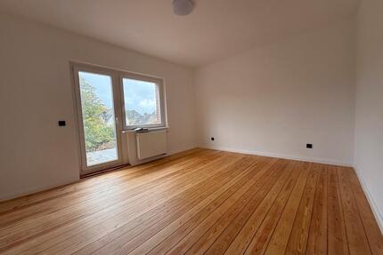 Erstbezug nach Modernisierung-charmante 3-Zimmer Wohnung Balkon - Bad Segeberg