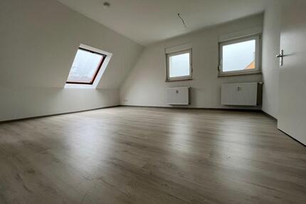 gemütliche und bezusfertige Dachgeschoss Wohnung in frisch modernisiertem Gebäude! - Dortmund Mengede