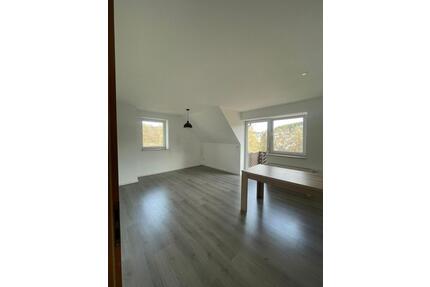 Helle 2-Zimmer Wohnung mit Balkon im 2. OG in Gornsdorf
