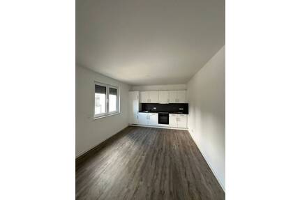 Großzügige 3 Zimmer Wohnung mit Balkon - Verfügbar ab 01.02.2026 - Langenhagen Schulenburg