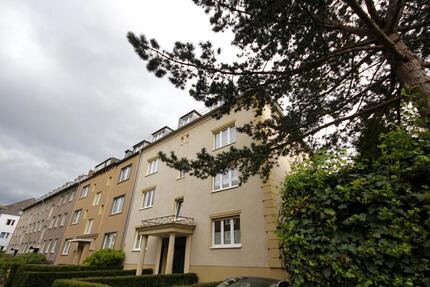 Helle 2,5-Zimmer Dachgeschoßwohnung im Zooviertel, Düsseldorf