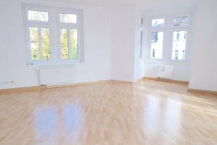* mit Küche * Großzügige 3 Zimmer Wohnung in Werdau zu vermieten !