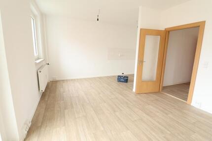 helle 3-Raumwohnung mit Balkon und Wanne - Chemnitz Kapellenberg