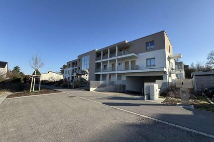 HEGERICH: Modernes Wohnen in Zirndorf – Helle, neuwertige 3-Zimmer Wohnung mit Balkon