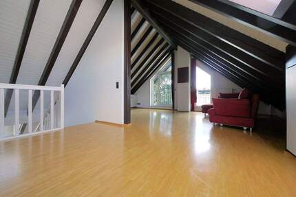 Ausgefallene Galerie-Wohnung in Taunusstein-Orlen