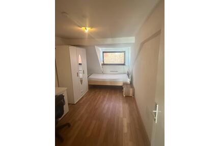 1 Zimmer in Wohmgemeinschaft - 450,00&nbsp;EUR Kaltmiete, ca.&nbsp; 15,00&nbsp;m&sup2; in Crailsheim (PLZ: 74564)