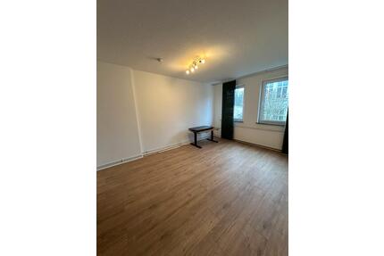 1 WG-Zimmer in einer 2 Zimmerwohnung - in Bremen-Woltmershausen