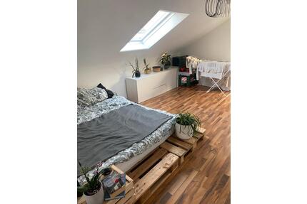 3,5 Zimmer DG Wohnung in Esslingen Mettingen zu vermieten - Esslingen am Neckar Brühl