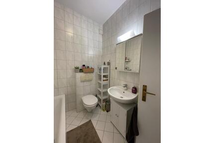 Gepflegte Wohnung über 2 Etagen mit Balkon, ruhige Lage, Uninähe - Magdeburg Brückfeld