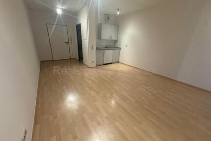 ** Top ** Gepflegtes 1 Zimmer Apartment mit EBK und TG-Stellplatz ** Wintergarten ** - Weiden in der Oberpfalz