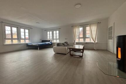 2 Zimmer , 80qm Wohnung - 650,00&nbsp;EUR Kaltmiete, ca.&nbsp; 80,00&nbsp;m&sup2; in Altensteig (PLZ: 72213)