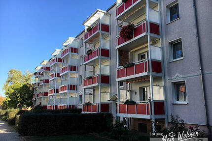 3 Zimmer im Erdgeschoss zum Wohlfühlen, ein Balkon zum Verweilen - Zeitz
