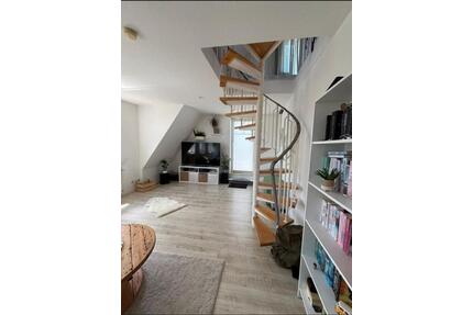 Helle 2 Zimmer Maisonette-Wohnung in Neuhaus zu vermieten - Holzminden