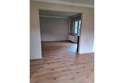 1 WG Zimmer frei in Moorrege ! - 546,00&nbsp;EUR Kaltmiete, ca.&nbsp; 17,00&nbsp;m&sup2; in Pinneberg (PLZ: 25421)