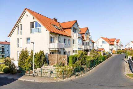 Wohnen in ruhiger Lage: gut geschnittene DG-Wohnung mit Vinylboden - Radeburg