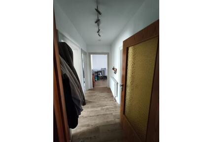 2 Zimmer Altbauwohnung mit großer Wohnküche - Ehrenkirchen