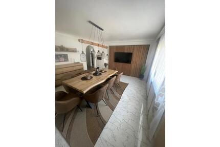 3 Zimmer Wohnung - 1.100,00&nbsp;EUR Kaltmiete, ca.&nbsp; 80,00&nbsp;m&sup2; in Pforzheim (PLZ: 75175)