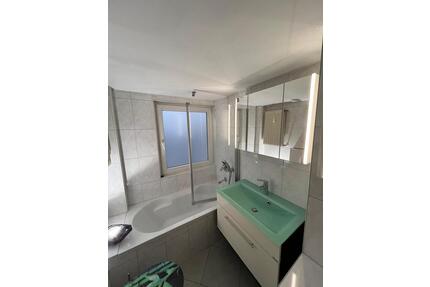 Stadtzentrale 2-Zimmer Dachgeschosswohnung,renoviert,gemütlich,hell, Garage - Lüdenscheid