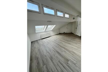 2 Zimmer DG Wohnung mit Aufzug und Tiefgarage - Kehl