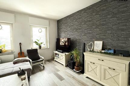 Helle 2-Zimmer-Wohnung mit Balkon in stilvollem Altbau - Duisburg Hamborn