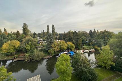 2-Zimmer Wohnung mit großem Balkon und Kanalblick - Hamburg Borgfelde