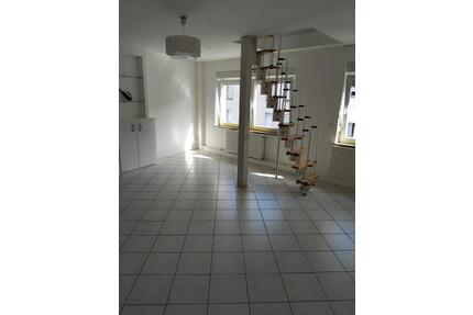 2 Zimmer Maisonette Wohnung mit Balkon und Einbauküche - Mönchengladbach