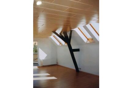 großzügige 3 Zimmer Dachgeschosswohnung 96qm mit Balkon - Groitzsch