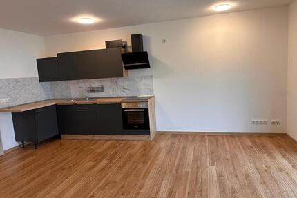 Helle 2-Zimmer Wohnung in zentraler Lage zu vermieten! - Bad Neustadt an der Saale